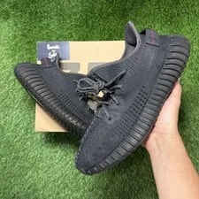 Adidas — Adidas Yeezy Boost 350 V2 Low Non-Reflective — Sneaker — resale