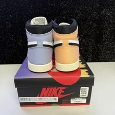 Air Jordan 1 Retro OG High Skyline 4