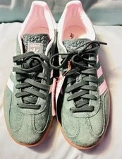 Adidas Gazelle Low Top Lace Up Gum Sole 4