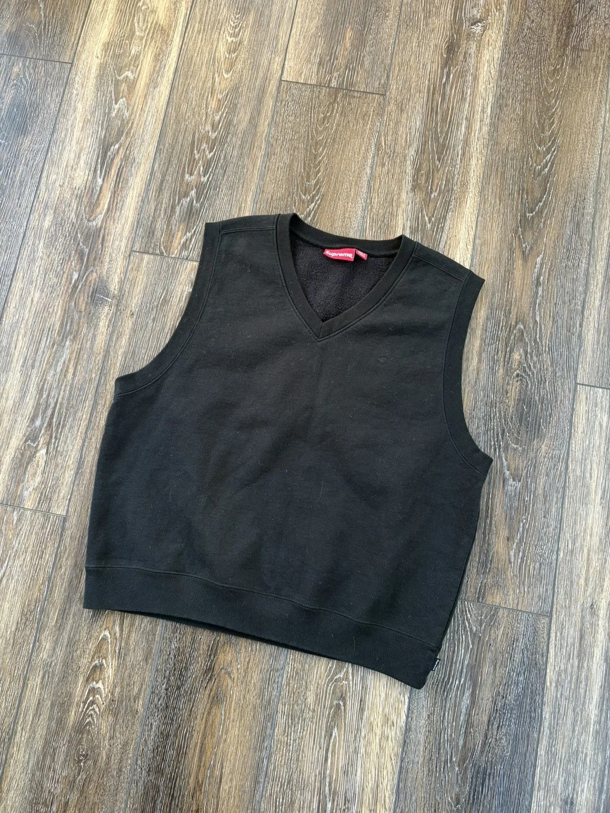 Supreme — Supreme Sweatshirt Vest — streetwear — resale