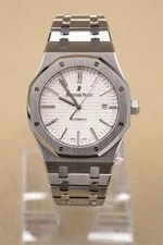 Audemars Piguet — Audemars Piguet Royal Oak Selfwinding White 15400ST.OO.1220ST.02 Complete 2014 — Watch — resale