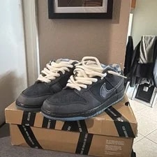 Nike SB — Size 9 - Nike SB Dunk Low Lobster 2009 — Sneaker — resale