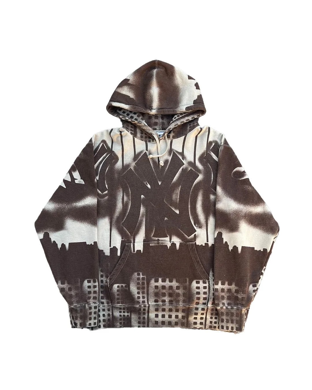 Supreme — Supreme X New York Yankees Airbrush Hoodie — streetwear — resale