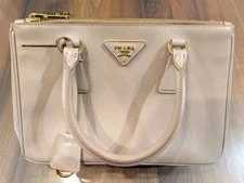 Prada — Prada Medium #QYKTJ9 — Handbag — resale