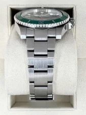 2020 Rolex Submariner “Hulk” 40mm 116610LV Green Dial (Green Card) 3