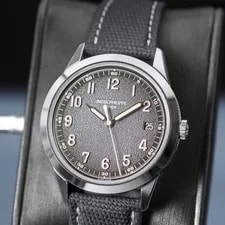 Patek Philippe Calatrava 5226G White Gold 40mm 2025 Box & Papers 4