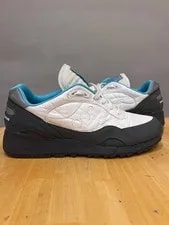 Saucony 6000 MD Space 2