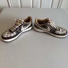 Size 9.5 ’S Louis Vuitton X Air Force 1 2