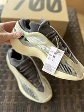 Size 7.5 - Adidas Yeezy 700 V3 Fade Salt 4