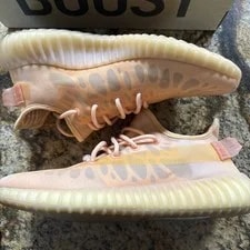 Yeezy 350 V2 ’s Mono 2