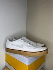 Nike SB — Nike SB Chron 2 Gum Skate Shoes ’s Size 9 DM3494-105 — Sneaker — resale