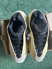 Size 10.5 Worn 1-2x Clean Yeezy 700 V3 Mono Safflower 2
