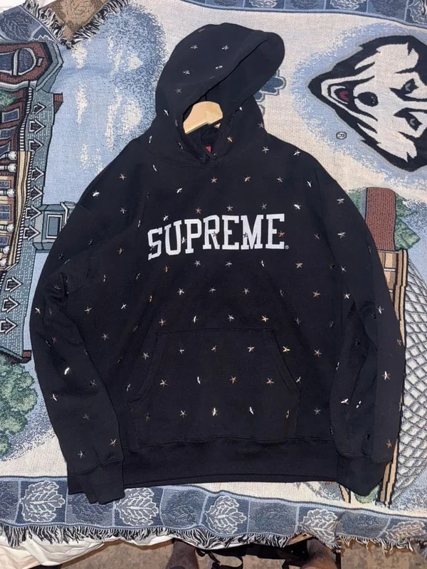 Supreme — Supreme Studded Stars Hoodie — streetwear — resale