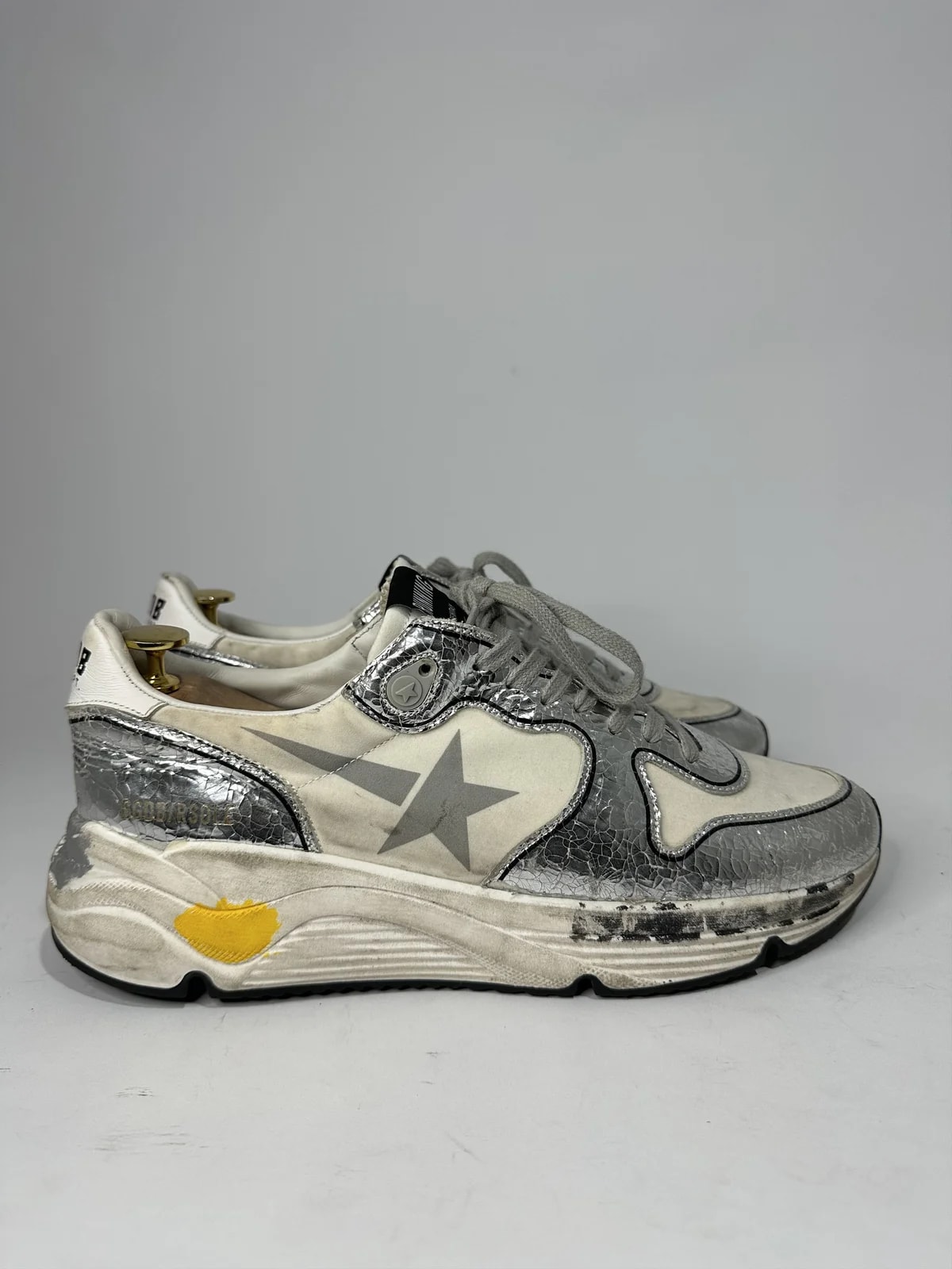 Golden Goose — Golden Goose Running Sole Cracked — Sneaker — resale