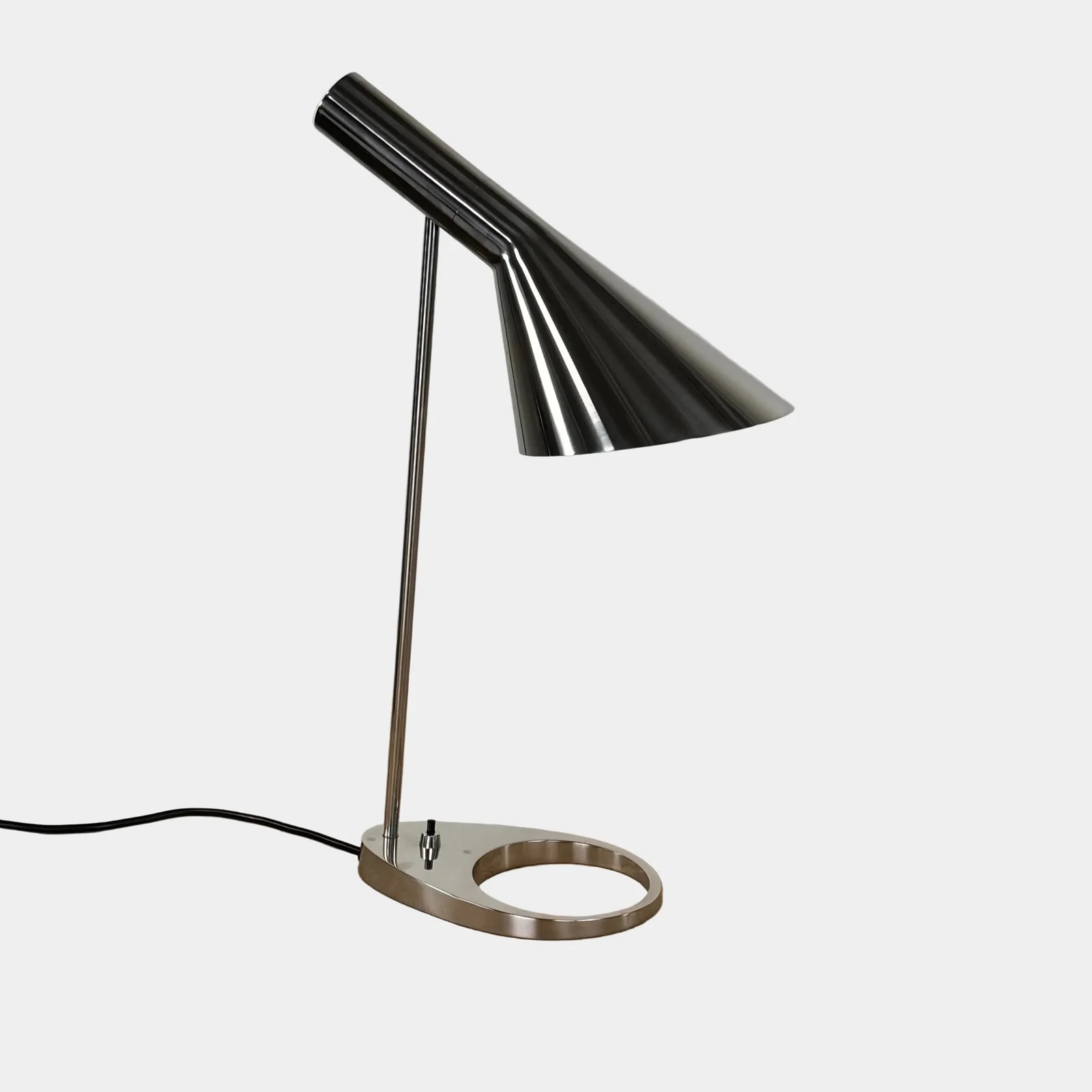 Louis Poulsen — Louis Poulsen AJ Table — lighting — resale