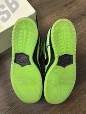 Size 9.5 - Nike SB Dunk Low X Powerpuff Buttercup 2