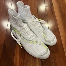 Size 11 Under Armour UA Highlight 2 MC Football/Lacrosse Cleats 3028659-100 3