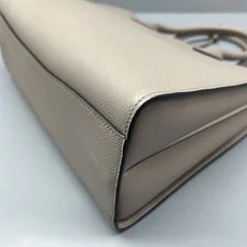 Prada Large Light & Dut 4