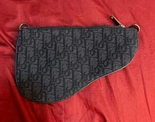Dior — Dior Saddle Doesn’t Have the Handle — Handbag — resale