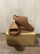 Adidas — Adidas Yeezy Slides Flax — Sneaker — resale