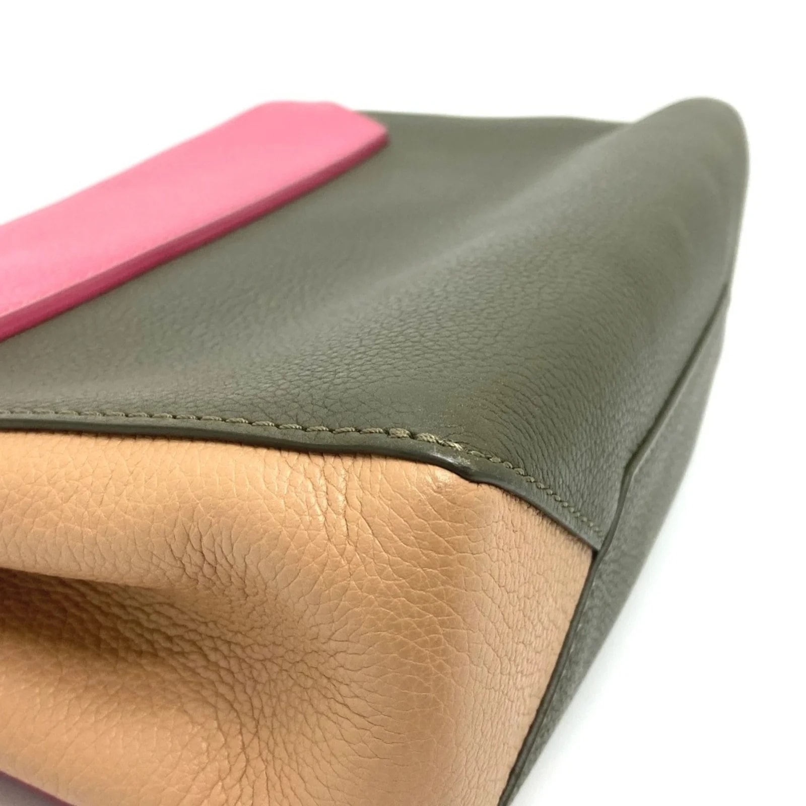 Louis Vuitton Lockme II 4