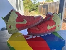Nike SB — NEW Nike SB Dunk High Strawberry Cough US Size 10.5 CW7093-600 420 Todd Bratrud — Sneaker — resale