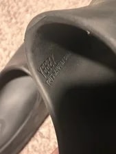 Yeezy Slides 12US Good Condition 3