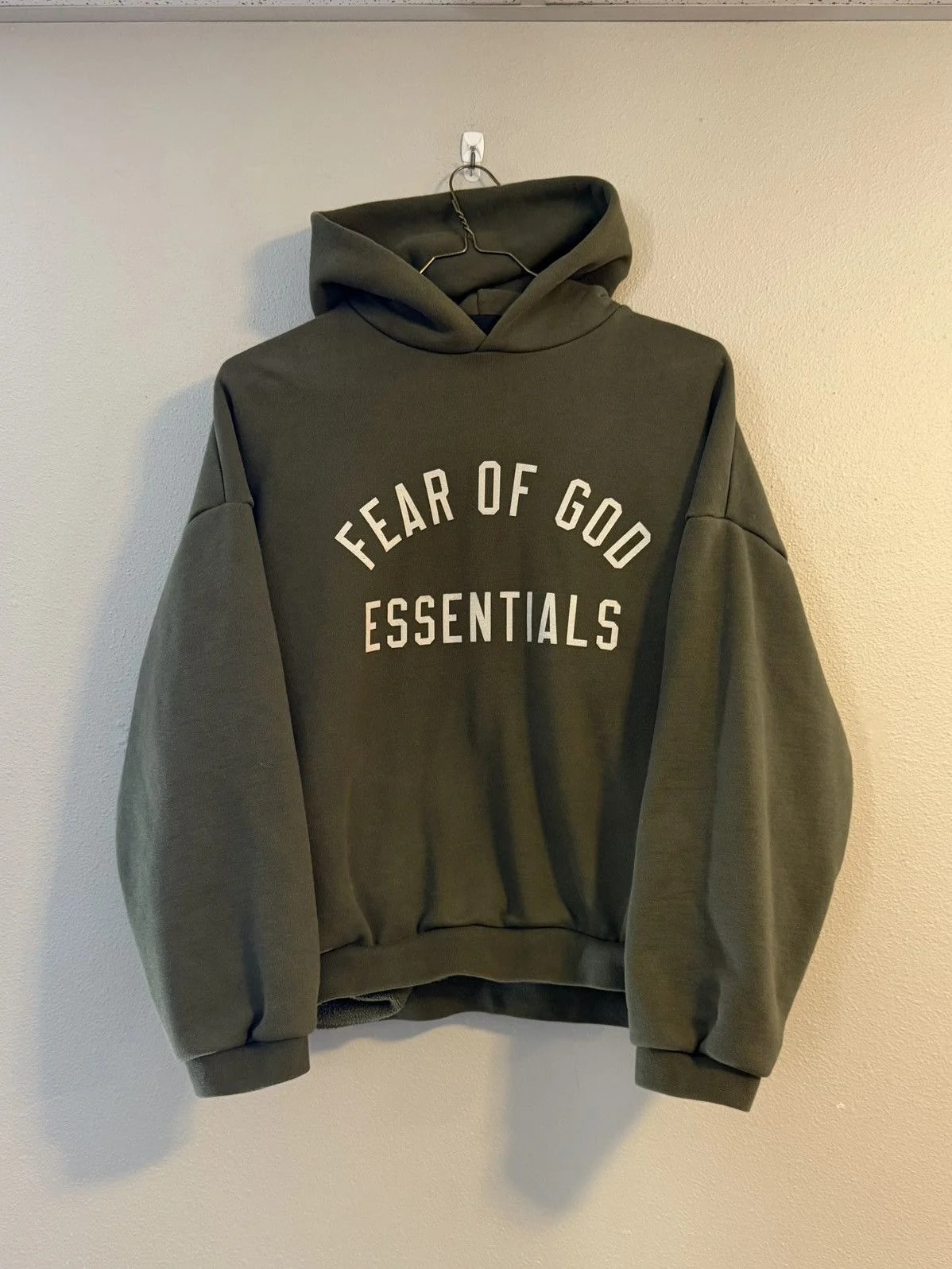 Fear of God Essentials — Fear of God Essentials Spell Out Heavyweight Hoodie S — streetwear — resale