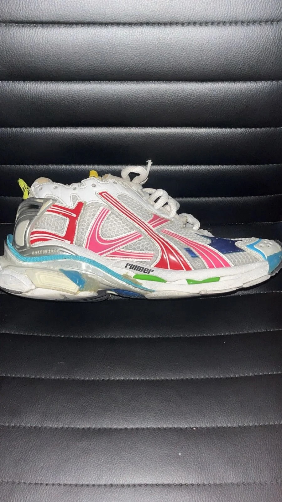 Balenciaga — Balenciaga Runners “Worn Out” — Sneaker — resale