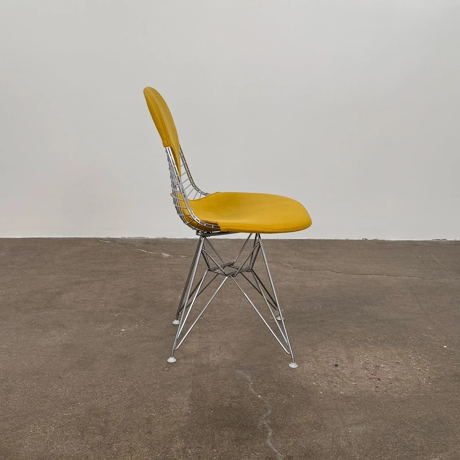 Herman Miller Eames Wire With Bikini Pad 3