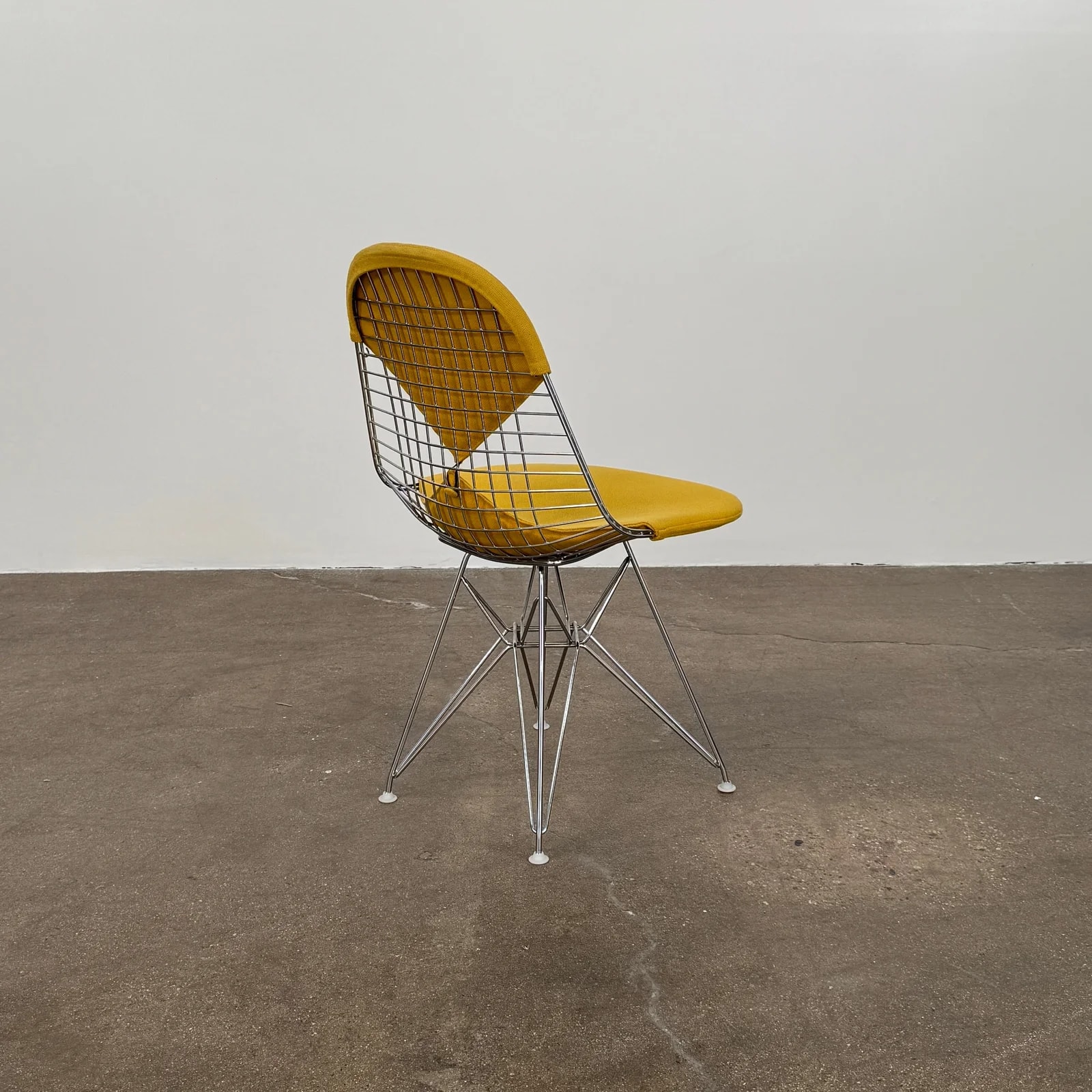 Herman Miller Eames Wire With Bikini Pad 4