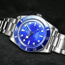 Tudor Black Bay 79000B Blue Case Size 37mm X 37mm 2
