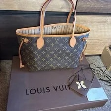 Louis Vuitton Neverfull AR5112 Pockets 2