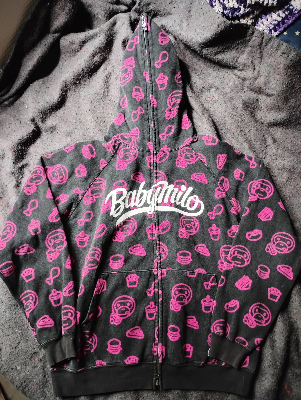 BAPE — Bape Baby Milo Junk Food Hoodie 2007 — streetwear — resale