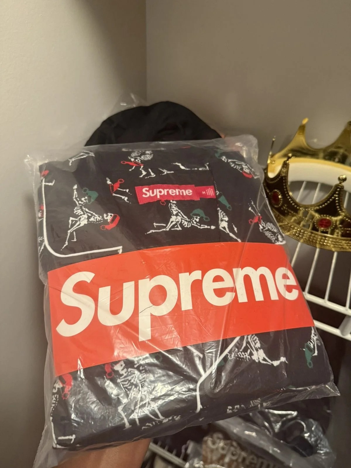 Supreme — Supreme Hanes Holiday Pajama Set — streetwear — resale