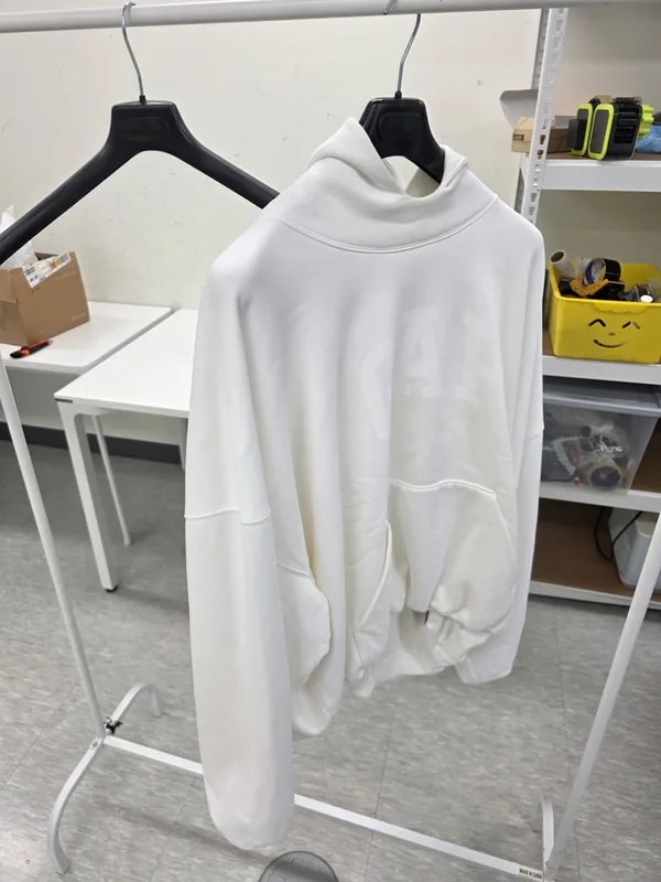 Balenciaga — Yeezy GAP Balenciaga Dove Hoodie 2xl 469530-01 — streetwear — resale