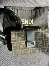 Fendi — Fendi Baguette / ~ Handheld , Over , Belt — Handbag — resale