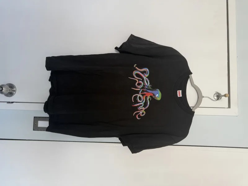Supreme — Supreme Tentacles Tee Octopus — streetwear — resale