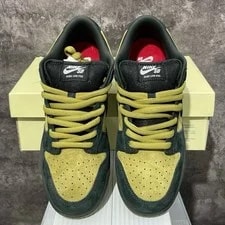 Nike SB Dunk Low Pro Skate Shoes Camper Authentic New 4