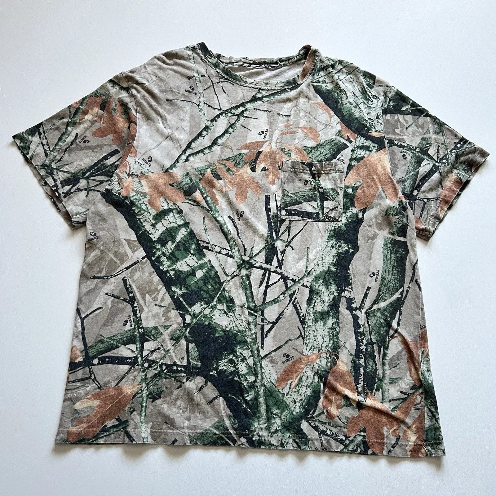 Realtree Pocket T-Shirt XXL Camouflage Distressed — streetwear — resale