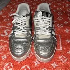 Louis Vuitton Size 10 ’S Metallic With Authenticity🌟 3