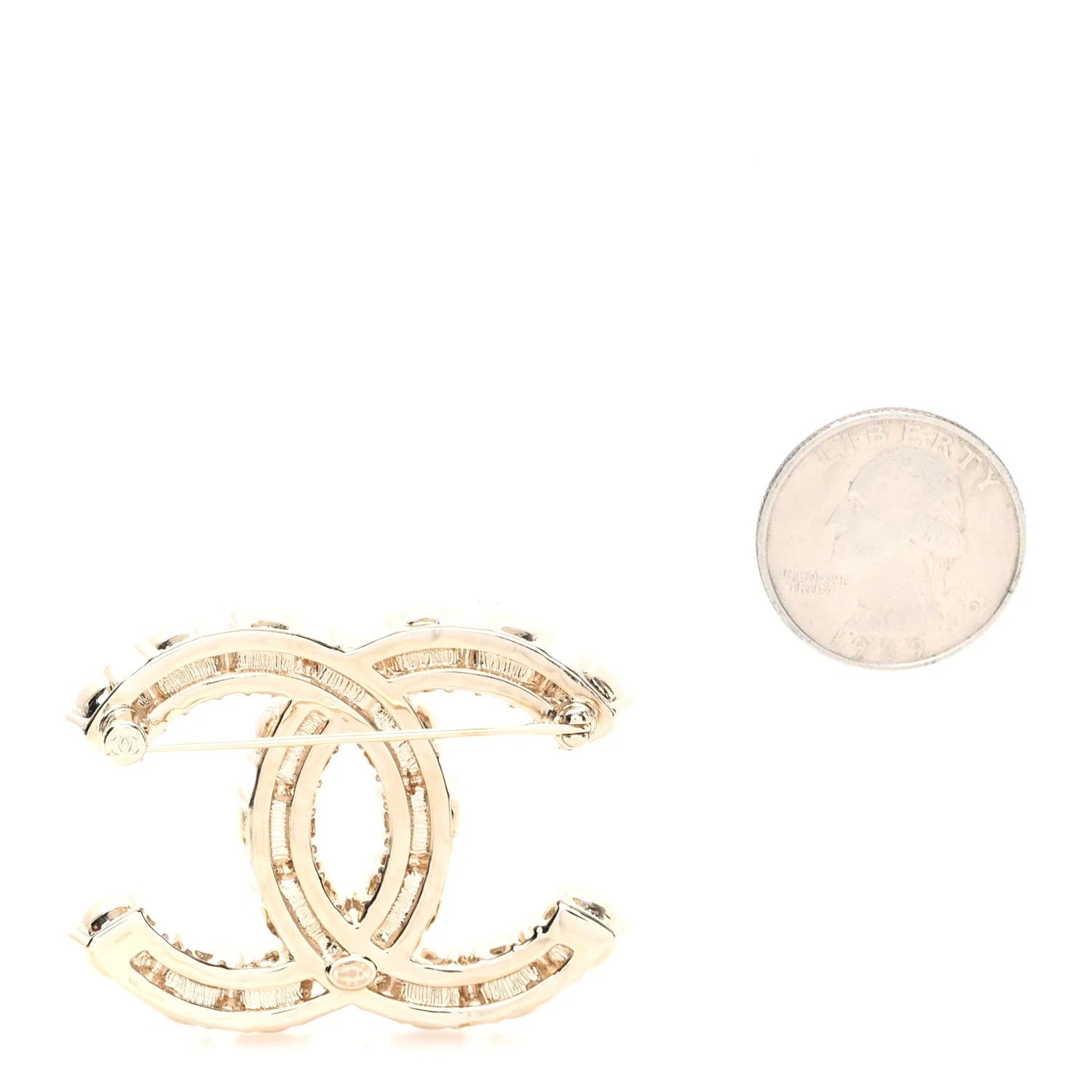 CC Dazzling Domino Brooch Pearly 2