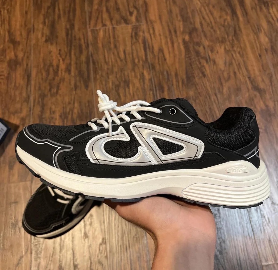 Dior — And b20 — Sneaker — resale