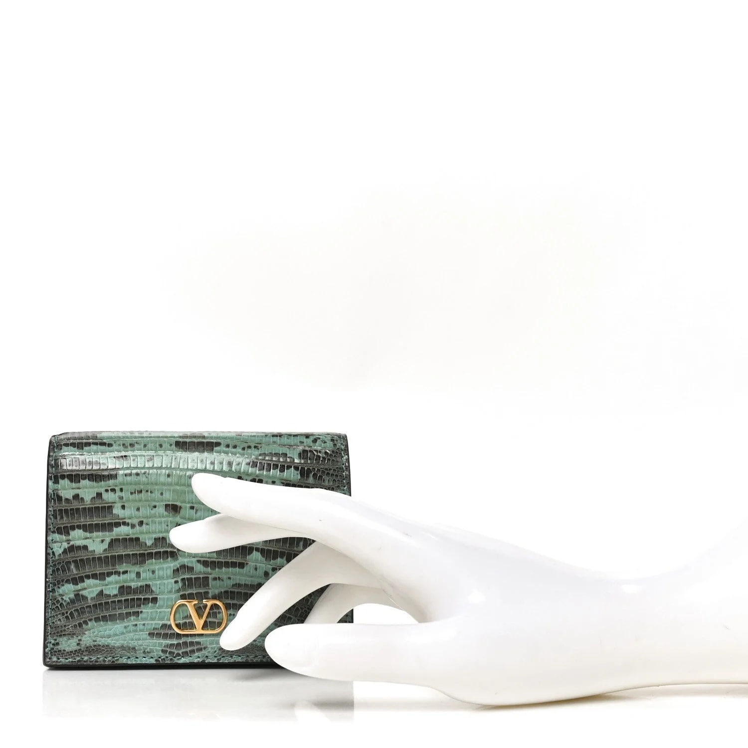 Embossed Vlogo Bi-Fold 2