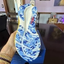 Brooks Glycerin 23 Genie Limited Edition Mickey Mouse Running Shoes 4
