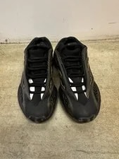 Yeezy 700 V3 " " GY0189 Size 5,5 . . Good Condition. 2
