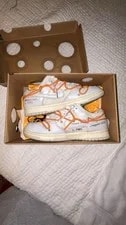 Off-White Low Dunks Size 8.5. Tag Has Been Cut Off 4