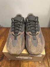 Yeezy Boost 700 Muave 4