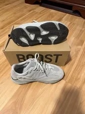 Yeezy Boosts 700 V2 3