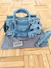 Balenciaga — NEW Balenciaga Neo Cagole City in Distressed — Handbag — resale